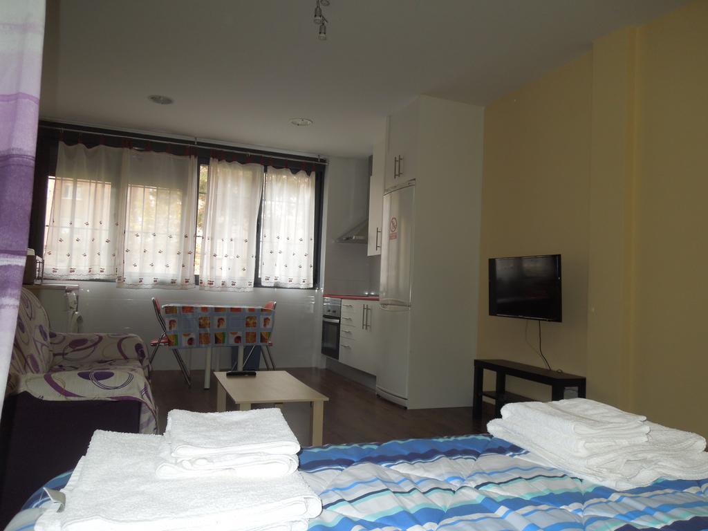 Apartamento Cuatro Torres Madri Exterior foto